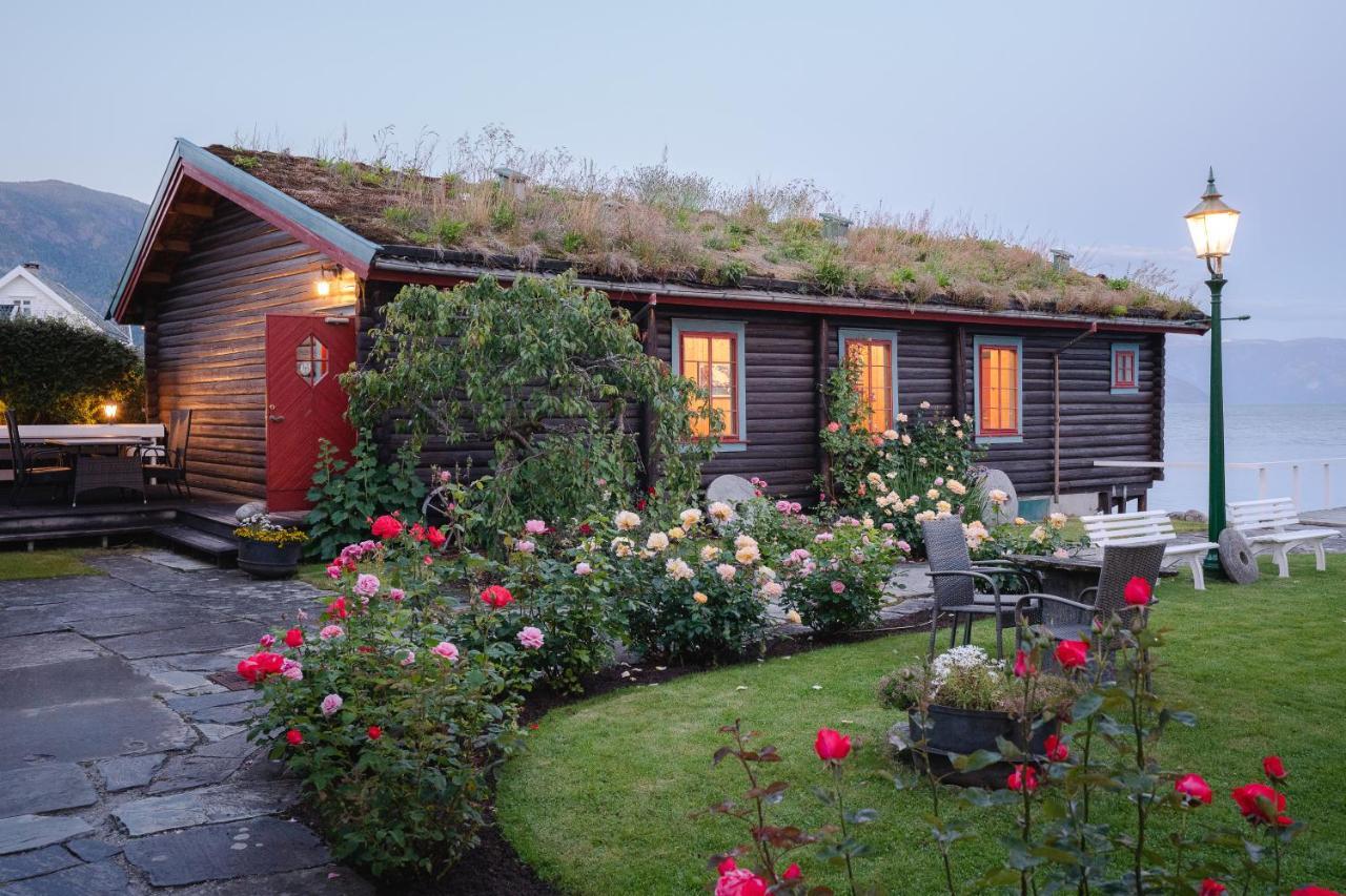 Leikanger Fjordhotel - Unike Hoteller Екстериор снимка