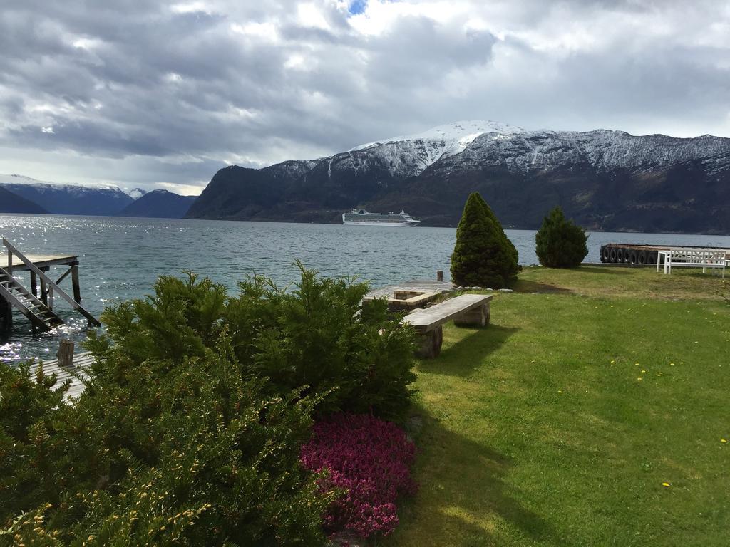 Leikanger Fjordhotel - Unike Hoteller Екстериор снимка