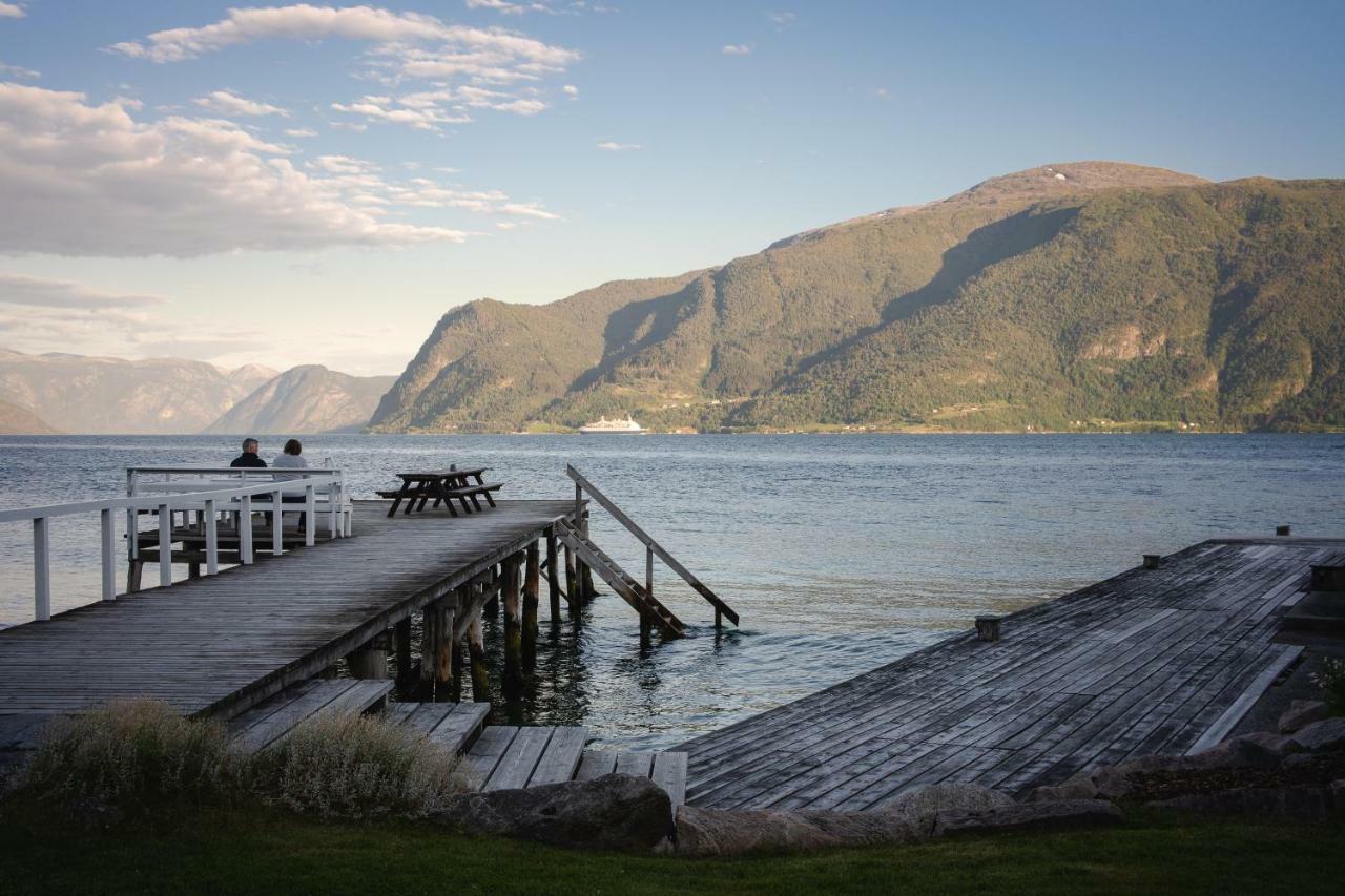 Leikanger Fjordhotel - Unike Hoteller Екстериор снимка