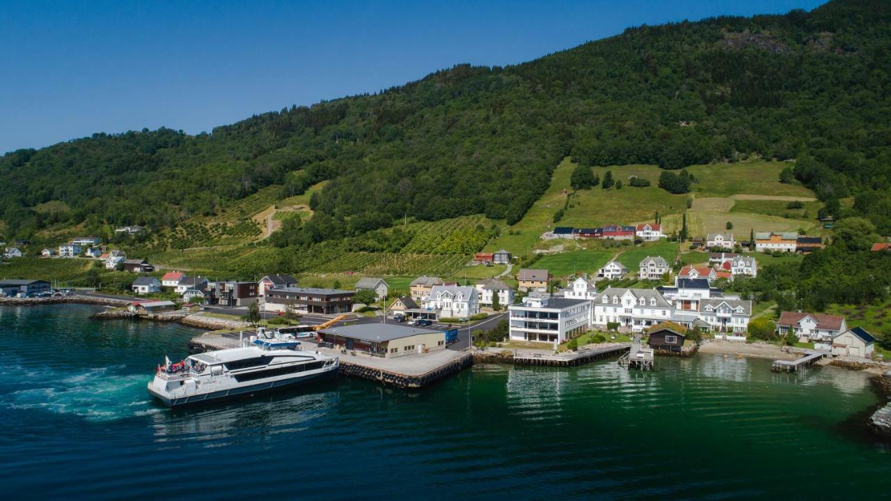 Leikanger Fjordhotel - Unike Hoteller Екстериор снимка