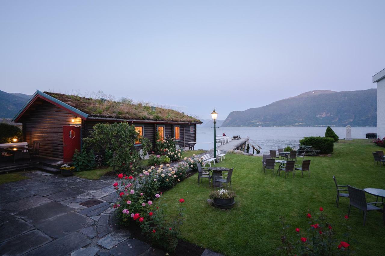 Leikanger Fjordhotel - Unike Hoteller Екстериор снимка
