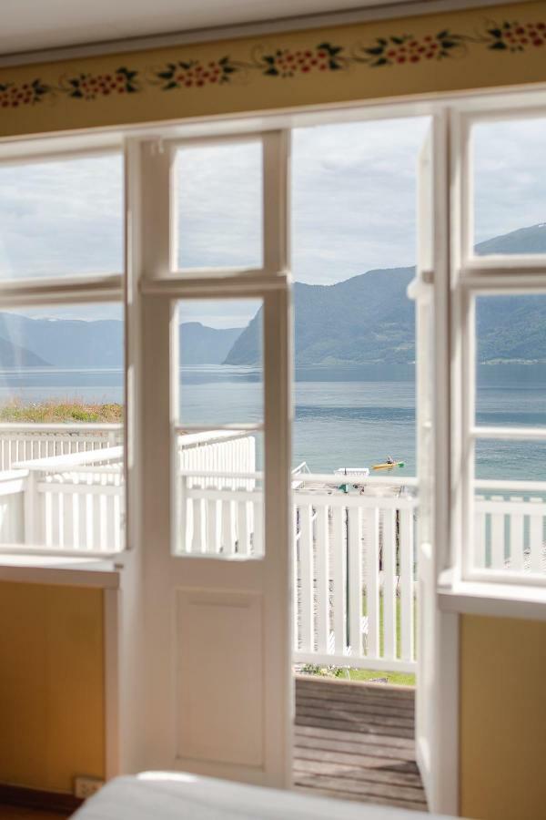 Leikanger Fjordhotel - Unike Hoteller Екстериор снимка