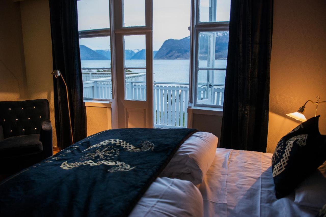 Leikanger Fjordhotel - Unike Hoteller Екстериор снимка