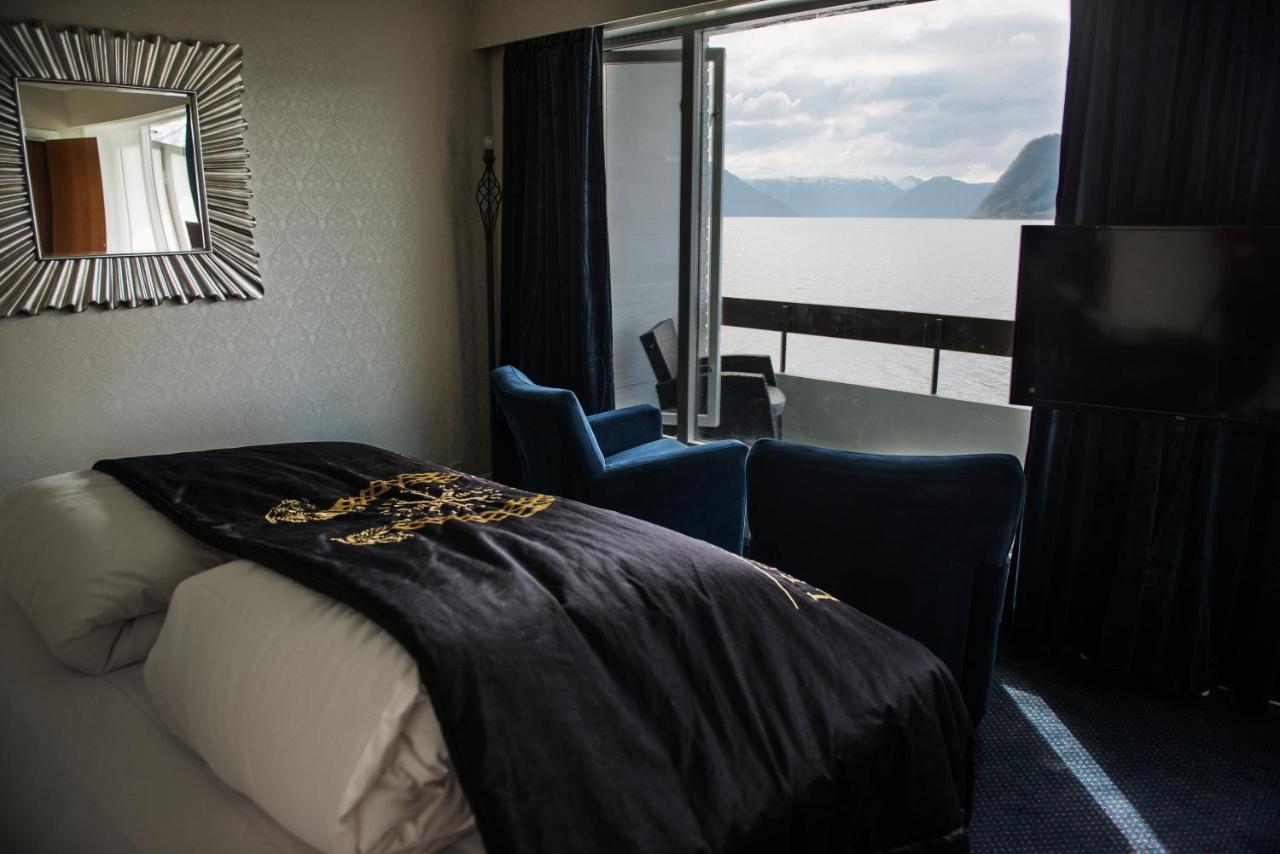 Leikanger Fjordhotel - Unike Hoteller Екстериор снимка